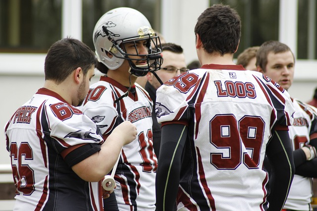 赖中场球员 赖中场球员